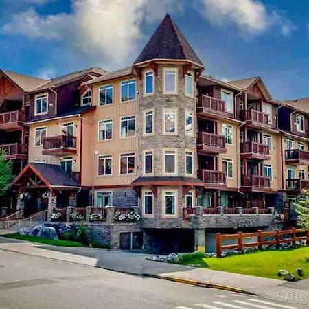 Falcon Crest Lodge 1 Bedroom Condo With Gym & Hot-Tubs & Mountain View Canmore Dış mekan fotoğraf