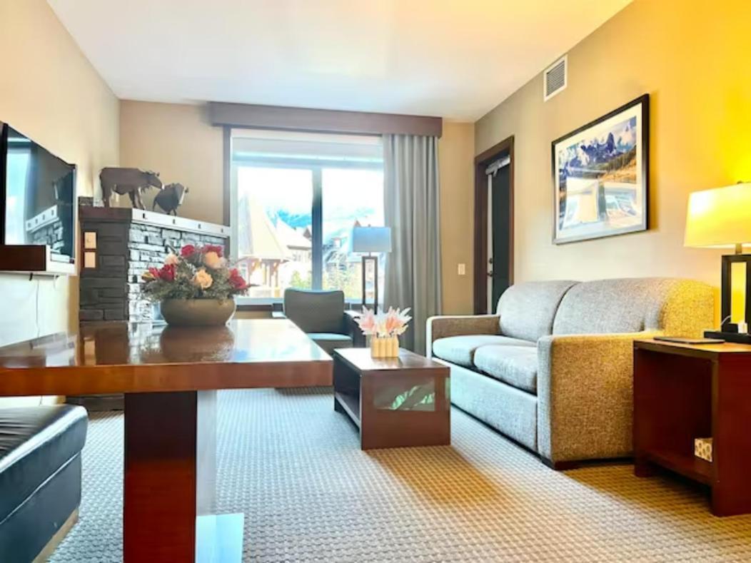 Falcon Crest Lodge 1 Bedroom Condo With Gym & Hot-Tubs & Mountain View Canmore Dış mekan fotoğraf