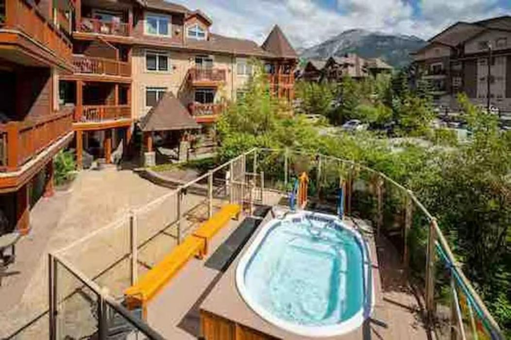 Falcon Crest Lodge 1 Bedroom Condo With Gym & Hot-Tubs & Mountain View Canmore Dış mekan fotoğraf